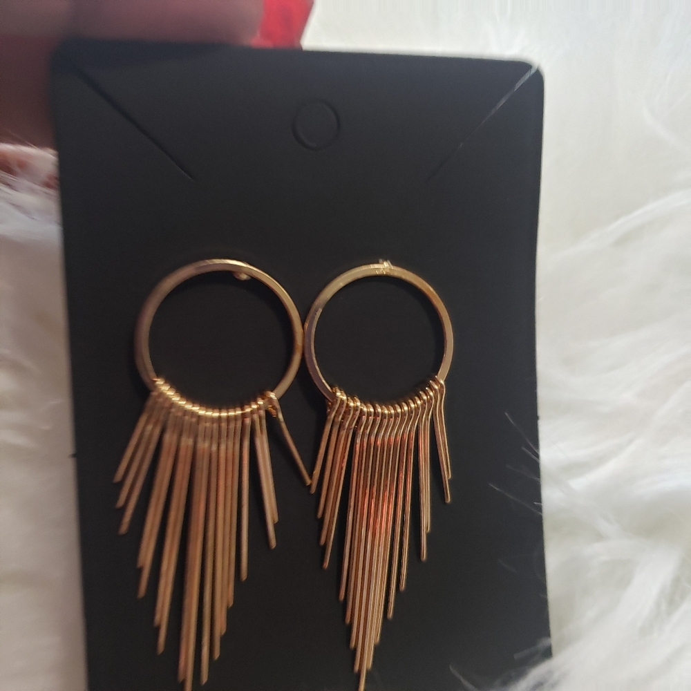 Fashion Earrings - Picture 3 of 6